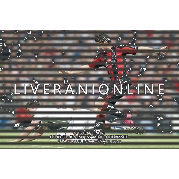 REAL MADRID - MILAN CHAMPIONS LEAGUE 19/10/2010 NELLA FOTO Alonso e alexandre Pato ©ALTERPHOTOS/Alvaro Hernandez / ALFAQUI / AGENZIA ALDO LIVERANI SAS - ITALY ONLY - EDITORIAL USE ONLY