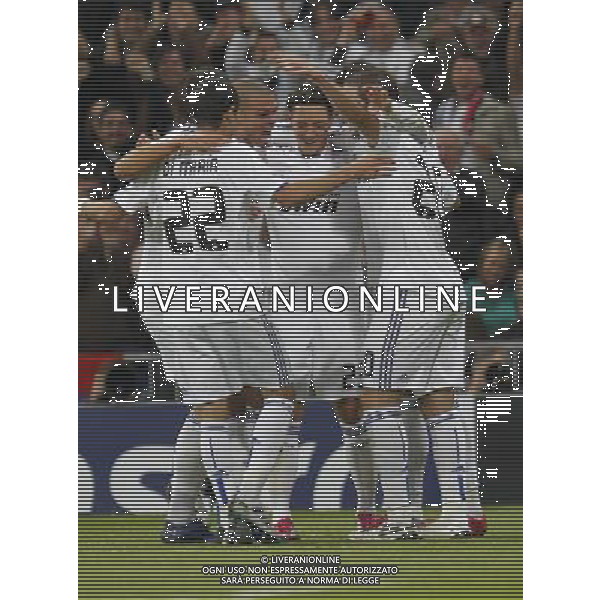 REAL MADRID - MILAN CHAMPIONS LEAGUE 19/10/2010 NELLA FOTO abbracci esultanza dopo il gol di ozil mesut ©Cesar Cebolla / ALFAQUI/ AGENZIA ALDO LIVERANI SAS - ITALY ONLY - EDITORIAL USE ONLY