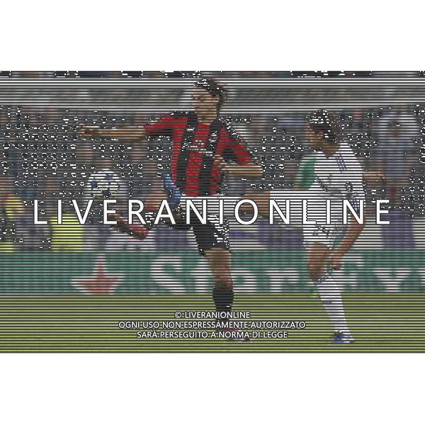 REAL MADRID - MILAN CHAMPIONS LEAGUE 19/10/2010 NELLA FOTO Sami Khedira e Zlatan Ibrahimovic ©Cesar Cebolla / ALFAQUI/ AGENZIA ALDO LIVERANI SAS - ITALY ONLY - EDITORIAL USE ONLY
