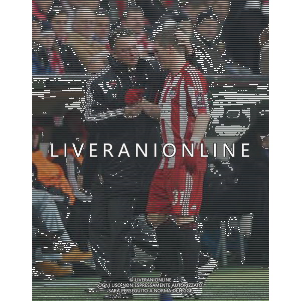 FC Bayern Monaco - Cluj 3 : 2, 19.10.2010 Uefa Champions League 2010/2011 nella foto Bastian Schweinsteiger con Luis van Gaal ©copyright by firo sportphoto/AGENZIA ALDO LIVERANI SAS - ITALY ONLY - EDITORIAL USE ONLY -