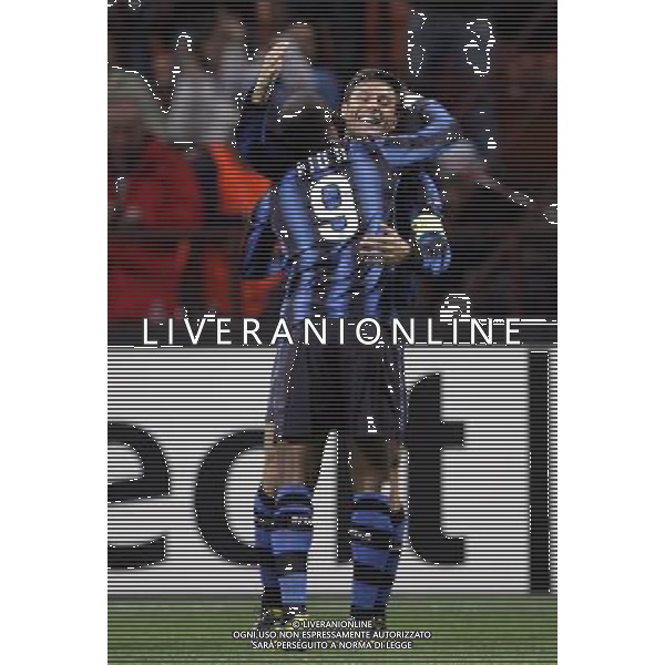 Inter - Tottenham Champions League 20/10/2010 nella foto esultanza dopo il gol di javier zanetti con samuel eto\'o ©luzzani/Agenzia Aldo Liverani Sas