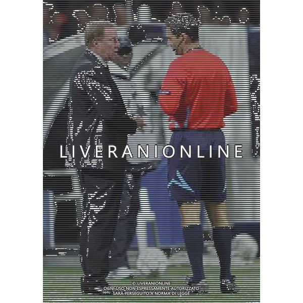 Inter - Tottenham Champions League 20/10/2010 nella foto redknapp con arbitro skomina ©luzzani/Agenzia Aldo Liverani Sas