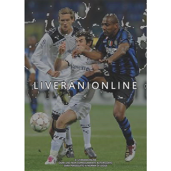 UEFA Champions League 2010/2011 Gruppo A Milano - 20.10.2010 Inter-Tottenham Hotspur Nella Foto:maicon bale /Ph.Vitez-Ag. Aldo Liverani
