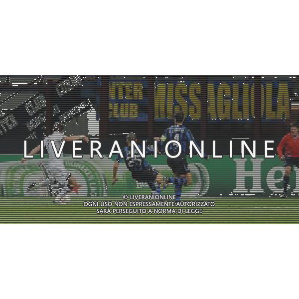 UEFA Champions League 2010/2011 Gruppo A Milano - 20.10.2010 Inter-Tottenham Hotspur Nella Foto:bale gol /Ph.Vitez-Ag. Aldo Liverani