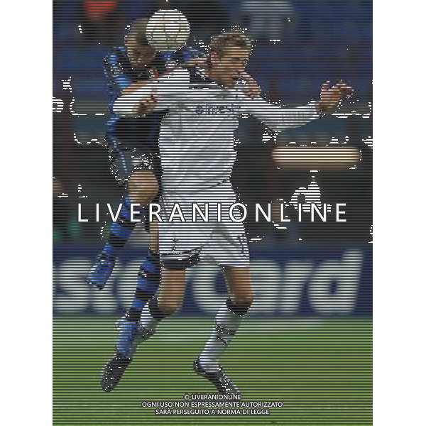 UEFA Champions League 2010/2011 Gruppo A Milano - 20.10.2010 Inter-Tottenham Hotspur Nella Foto:walter samuel e crouch /Ph.Vitez-Ag. Aldo Liverani