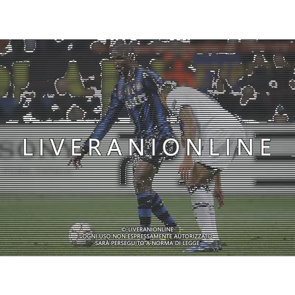 Milano 20-10-2010 Champions League 2010/11 inter-tottenham 4:3 nella foto samuel eto\'o e jermaine jenas ph marco luzzani/ag aldo liverani s.a.s.