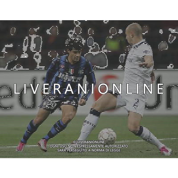 Milano 20-10-2010 Champions League 2010/11 inter-tottenham 4:3 nella foto coutinho e alan hutton ph marco luzzani/ag aldo liverani s.a.s.