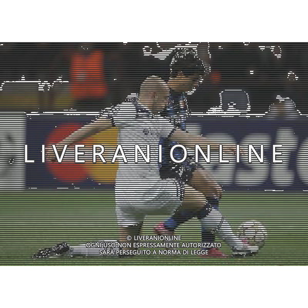 Milano 20-10-2010 Champions League 2010/11 inter-tottenham 4:3 nella foto coutinho e alan hutton ph marco luzzani/ag aldo liverani s.a.s.
