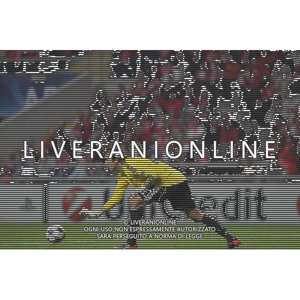 20101018: BRAGA, PORTUGAL - SC Braga vs FK Partizan Belgrade: UEFA Champions League 2010/2011 Group H Round 3. In picture: Stojkovic. PHOTO: Pedro Benavente/CITYFILES / NEWSPIX.PL - AG. ALDO LIVERANI SAS ITALY ONLY 