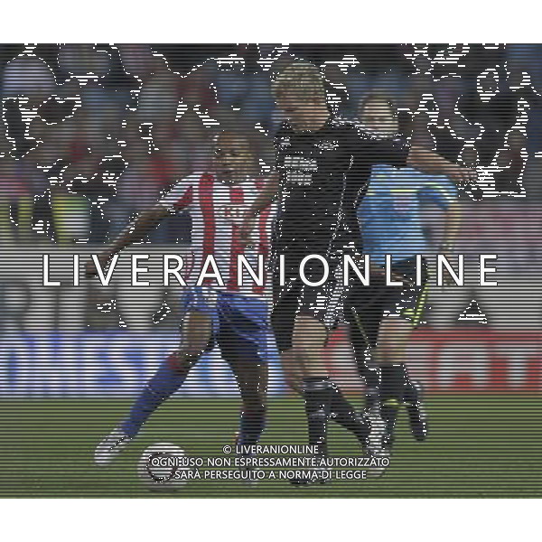Atletico de Madrid\'s Paulo Assuncao against Rosenborg\'s during UEFA Europa League match. October 21, 2010. (ALTERPHOTOS/Acero) - ALFAQUI - AG. ALDO LIVERANI SAS ITALY ONLY UEFA EUROPA LEAGUE 2010-2011: ATLETICO MADRID vs ROSENBORG