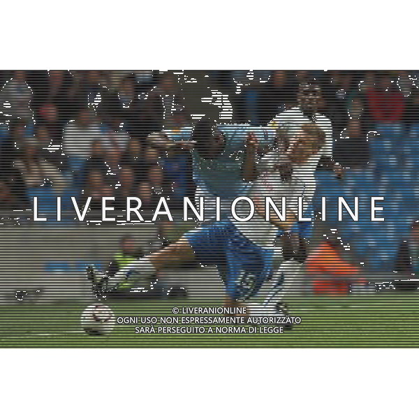 MANCHESTER 21.10.2010 UEFA EUROPA LEAGUE 2010-2011: MANCHESTER CITY FC - LECH POZNAN 3:1 nella foto: MICAH RICHARDS - KAMIL DRYGAS © PIOTR KUCZA / NEWSPIX.PL - AG. ALDO LIVERANI SAS ITALY ONLY 