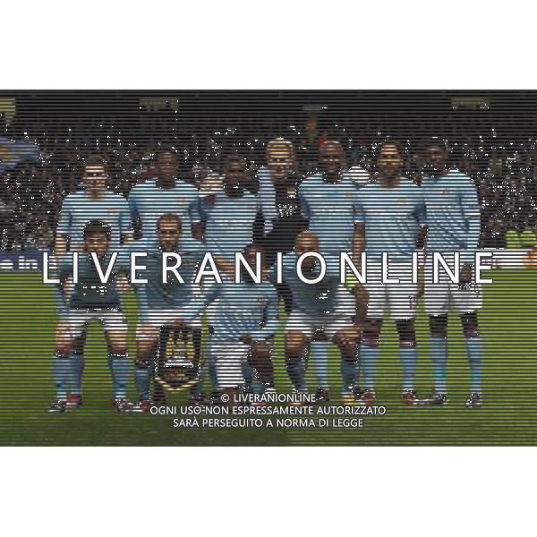 MANCHESTER 21.10.2010 UEFA EUROPA LEAGUE 2010-2011: MANCHESTER CITY FC - LECH POZNAN 3:1 nella foto: FORMAZIONE MANCHESTER CITY: ADAM JOHNSON , DEDRYCK BOYATA , LINCOLN RICHARDS, JOHN HART , PATRICK VIEIRA , JOLEON LESCOTT , EMANUEL ADEBAYOR JIMENEZ SILVA , JAVIER ZABALETA , SHAUN WRIGHT PHILIPS - NIGEL DE JONG © JAKUB PIASECKI / CYFRASPORT / NEWSPIX.PL - AG. ALDO LIVERANI SAS ITALY ONLY 