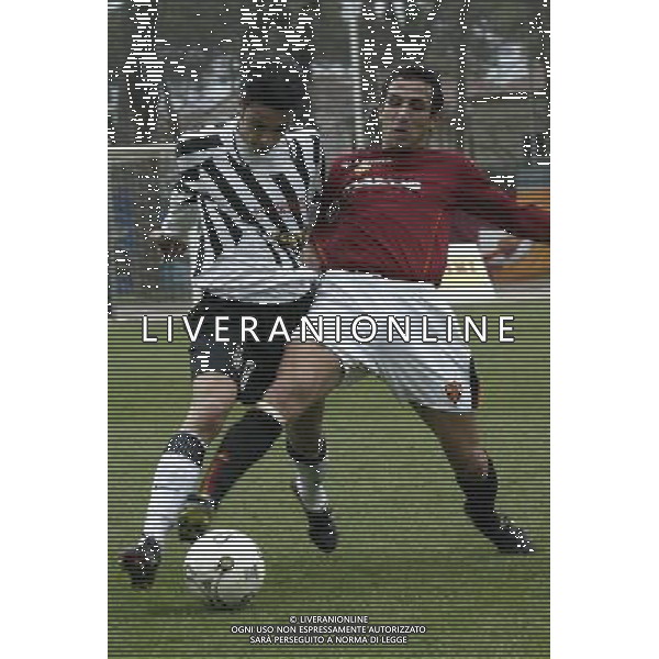 TORNEO VIAREGGIO - 56a COPPA CARNEVALE JUVENTUS-ROMA SEMIFINALE 21/02/2004 nella foto RAFFAELE PALLADINO E VALERIO VIRGA PHOTO © 2004 - FABIO MUZZI/AGENZIA ALDO LIVERANI