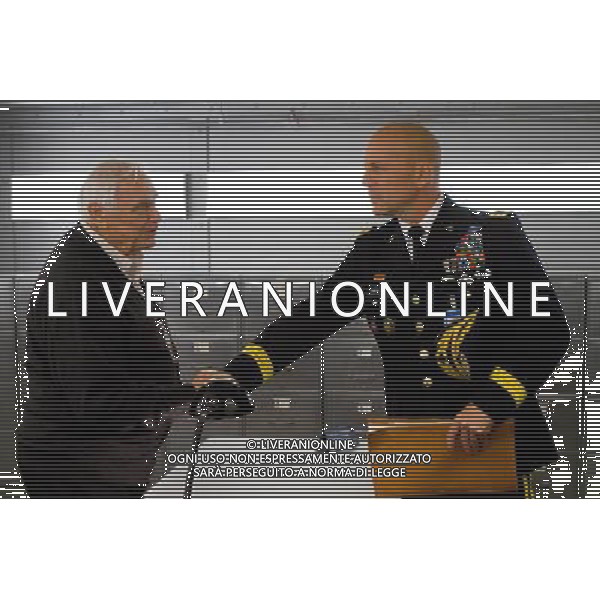 FILM: \' RED\' nella foto: Ernest Borgnine - Bruce Willis PHOTO: CITYFILES/NEWSPIX.PL - AG. ALDO LIVERANI SAS ITALY ONLY *** Local Caption *** 