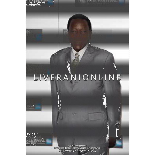 26/10/2010 LONDRA Oliver Litondo ad una chiamata premere per il film The First Grader prima del film che mostra durante il BFI London Film Festival. La Vue, Leicester Square. Photoshot-AG ALDO LIVERANI ONLY ITALY 