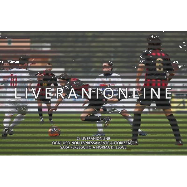 31/10/2010- SPO- Calcio LegaPro1 - Lumezzane - Sorrento NELLA FOTO Calliari ferma con fallo Di Nunzio ©AGENZIA ALDO LIVERANI SAS
