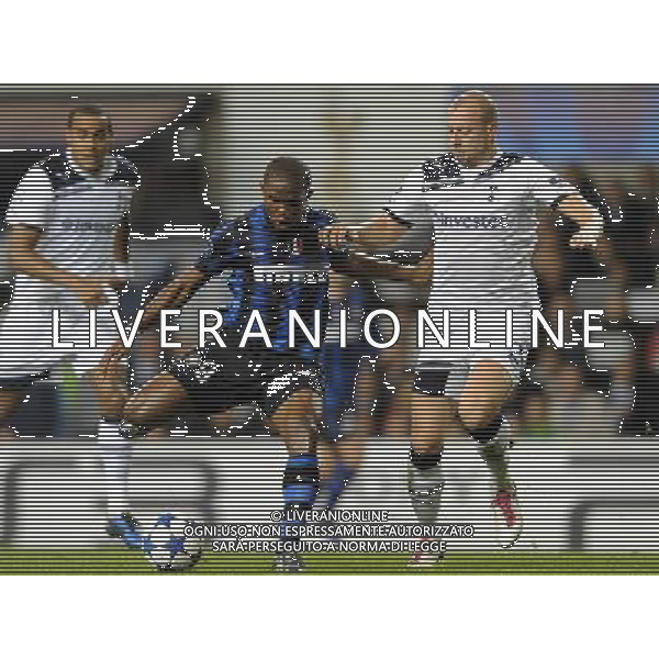 UEFA Champions League 2010/2011 Gruppo A Londra - 02.11.2010 Tottenham Hotspur-Inter Nella Foto:Samuel ETO\'O-Alan HUTTON /Ph.Vitez-Ag. Aldo Liverani