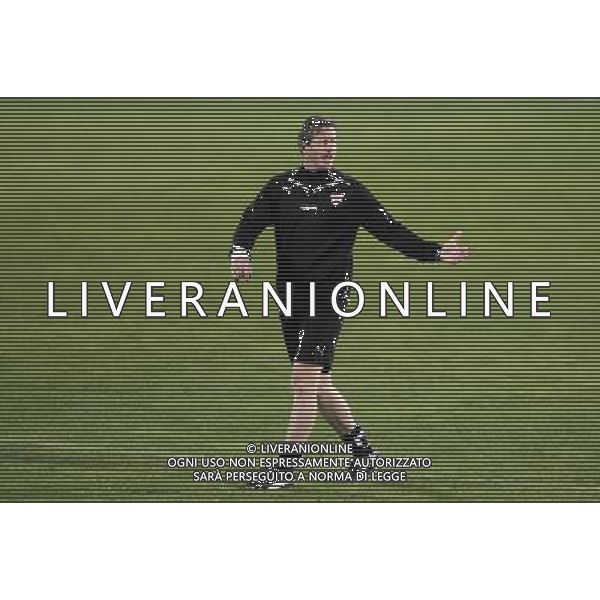 Stuttgart\'s coach Jens Keller during training session .November 11,2010. (ALTERPHOTOS/Acero) - Alfaqui - Ag. Aldo Liverani sas ITALY ONLY UEFA EUROPA LEAGUE 2010 -2011: partita GETAFE vs STOCCARDA ALLENATORE STOCCARDA ALLENAMENTO STOCCARDA CALCIO