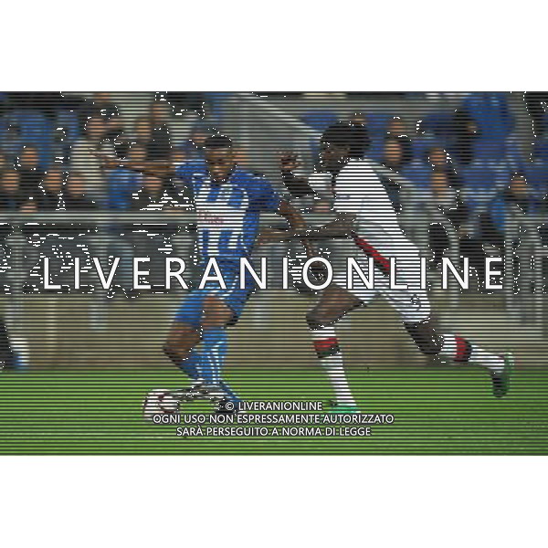 04.11.2010 POZNAN POZNAN ( POLONIA) UEFA EUROPA LEAGUE 2010-2011: partita LECH POZNAN vs MANCHESTER CITY nella foto: MANUEL ARBOLEDA - EMMANUEL ADEBAYOR © PIOTR MATUSEWICZ / PRESSFOCUS NEWSPIX.PL - AG. ALDO LIVERANI SAS ITALY ONLY 