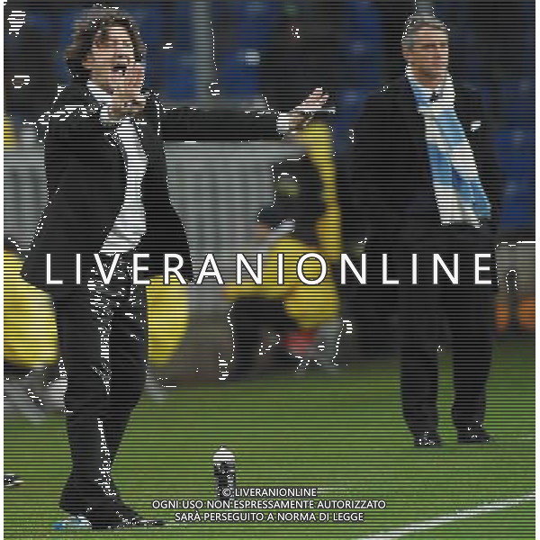 POZNAN ( POLONIA) UEFA EUROPA LEAGUE 2010-2011: partita LECH POZNAN vs MANCHESTER CITY nella foto: JOSE MARIA BAKERO ( allenatore Lech Poznan)- ROBERTO MANCINI ( allenatore Manchester City) © NORBERT BARCZYK / NEWSPIX.PL - AG. ALDO LIVERANI SAS ITALY ONLY 
