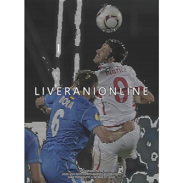 Stuttgart\'s Ciprian Marica (r) and Getafe\'s Borja Fernandez during UEFA Europa League match.November 04,2010. (ALTERPHOTOS/Acero) - ALFAQUI - AG. ALDO LIVERANI SAS ITALY ONLY MADRID - UEFA EUROPA LEAGUE 2010-2011 partita: GETAFE vs STOCCARDA