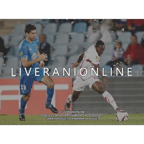 Stuttgart\'s Arthur Boka against Getafe\'s Angel Arizmendi during Europa League match. November 04, 2010. (ALTERPHOTOS/Alvaro Hernandez). - ALFAQUI - AG. ALDO LIVERANI SAS ITALY ONLY MADRID - UEFA EUROPA LEAGUE 2010-2011 partita: GETAFE vs STOCCARDA