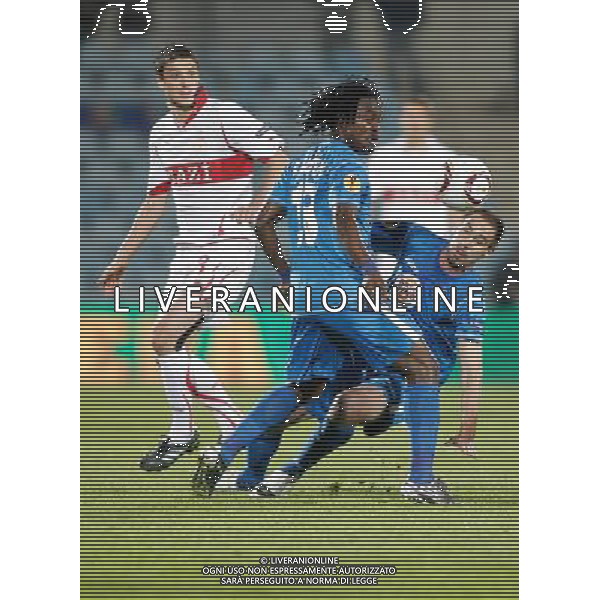 Stuttgart\'s Zdravko Kuzmanovic against Getafe\'s Derek Boateng and Borja Fernandez during Europa League match. November 04, 2010. (ALTERPHOTOS/Alvaro Hernandez). - ALFAQUI - AG. ALDO LIVERANI SAS ITALY ONLY MADRID - UEFA EUROPA LEAGUE 2010-2011 partita: GETAFE vs STOCCARDA