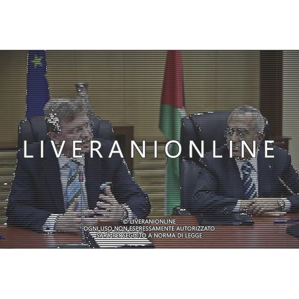 (101104) -- Ramallah, Nov. 4, 2010 - Unione europea (UE), commissario per l\'allargamento Stefan Fule parla durante una conferenza stampa congiunta con il primo ministro palestinese Salam Fayyad (non visto) nella cittˆ cisgiordana di Ramallah a novembre 4, 2010. Fadi Arouri) (ZL) Photoshot-AG ALDO LIVERANI ONLY ITALY
