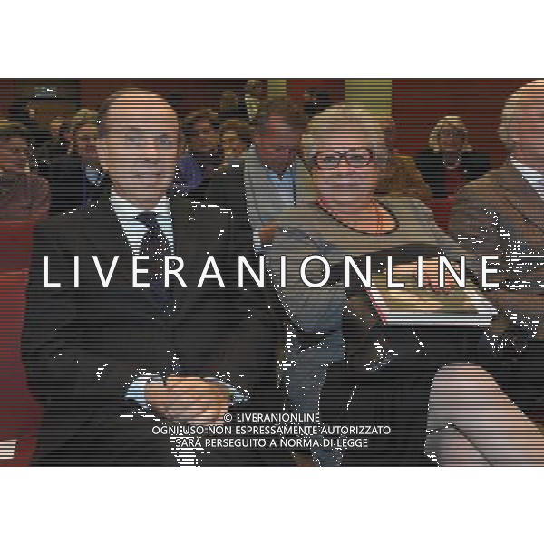 MILANO 8/11/2010 SALA MONTANELLI CORRIERE DELLA SERA VIA SOLFERINO PRESENTAZIONE DEL LIBRO DI ANTONELLA BORALEVI: -UNA VITA IN PIU\'- NELLA FOTO UMBERTO PAOLUCCI E LIVIA POMODORO FOTO ROMANO/AG ALDO LIVERANI