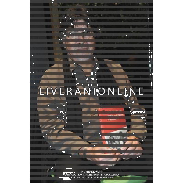 MILANO 8/11/2010 SPAZIO KRIZIA VIA MANIN, 17 PRESENTAZIONE DEL LIBRO DI LUIS SEPULVEDA: -RITRATTO DI GRUPPO CON ASSENZA- NELLA FOTO LUIS SEPULVEDA FOTO ROMANO/AG ALDO LIVERANI