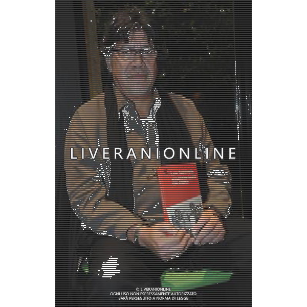 MILANO 8/11/2010 SPAZIO KRIZIA VIA MANIN, 17 PRESENTAZIONE DEL LIBRO DI LUIS SEPULVEDA: -RITRATTO DI GRUPPO CON ASSENZA- NELLA FOTO LUIS SEPULVEDA FOTO ROMANO/AG ALDO LIVERANI