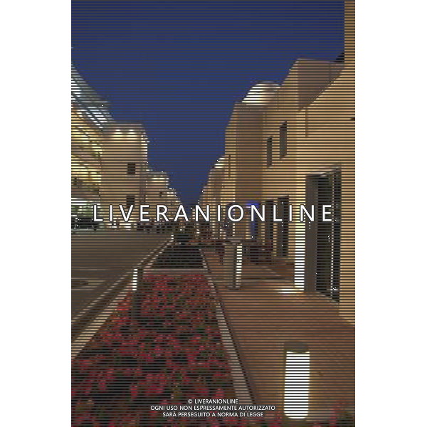 11.11.2010 Abu Dhabi, Abu Dhabi, Yas Marina, track atmosphere Yas hotel - Formula 1 World Championship © AG. ALDO LIVERANI SAS ITALY ONLY