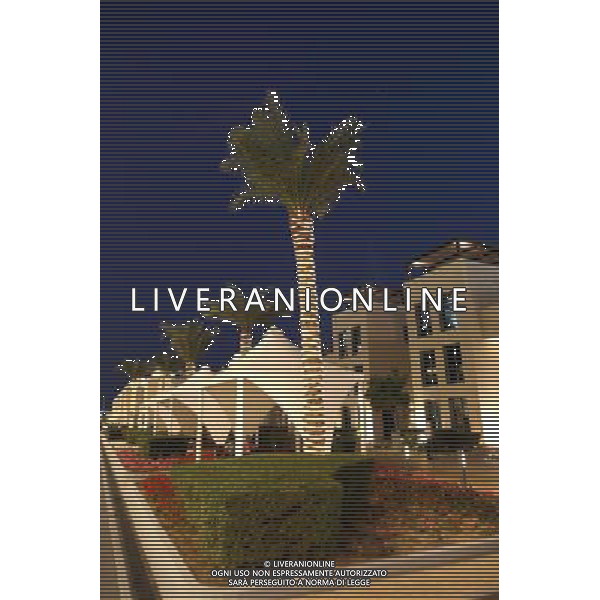 11.11.2010 Abu Dhabi, Abu Dhabi, Yas Marina, track atmosphere Yas hotel - Formula 1 World Championship © AG. ALDO LIVERANI SAS ITALY ONLY