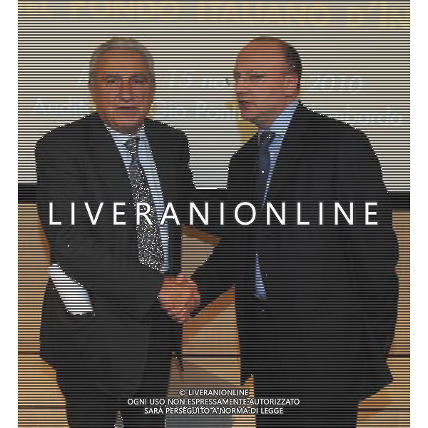 MILANO 15/11/2010 AUDITORIUM GIO PONTI ASSOLOMBARDA VIA PANTANO, 9 -LA FINANZA A SOSTEGNO DELLO SVILUPPO DELL\' IMPRESE E DEL PAESE. IL RUOLO DEL FONDO ITALIANO D\' INVESTIMENTO- NELLA FOTO MARCO VITALE PRESIDENTE FONDO ITALIANO D\' INVESTIMENTO E VINCENZO BOCCIA PRESIDENTE PICCOLA INDUSTRIA CONFINDUSTRIA FOTO ROMANO/AG ALDO LIVERANI