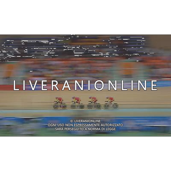 (101115) -- GUANGZHOU, Nov. 15, 2010 () -- Athletes of China compete in the qualification of the men\'s Team Pursuit of track cycling at the 16th Asian Games in Guangzhou, south China\'s Guangdong Province, Nov. 15, 2010. (/Li Ga) ©photoshot/Agenzia Aldo Liverani Sas - ITALY ONLY - 16a Giochi Asiatici di Guangzhou, nel sud della Cina