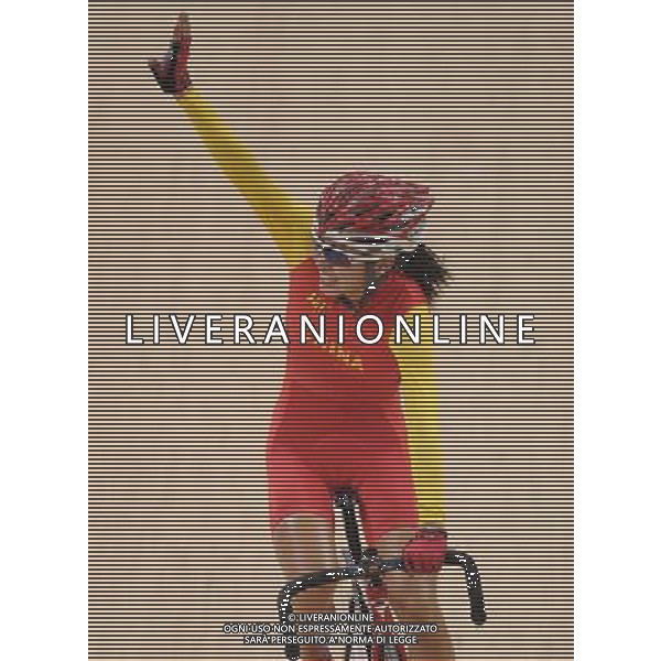 (101116) -- GUANGZHOU, Nov. 16, 2010 () -- Gold medalist Liu Xin of China celebrates after the women\'s cycling Points Race at the 16th Asian Games in Guangzhou, south China\'s Guangdong Province, Nov. 16, 2010. (/Li Ga) ©photoshot/Agenzia Aldo Liverani Sas - ITALY ONLY - 16a Giochi Asiatici di Guangzhou, nel sud della Cina