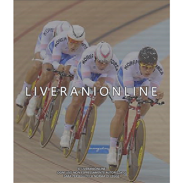 (101116) -- GUANGZHOU, Nov. 16, 2010 () -- Hwang Inhyeok (front) of South Korea and teammates compete during the men\'s cycling Team Pursuit Race final at the 16th Asian Games in Guangzhou, south China\'s Guangdong Province, Nov. 16, 2010. South Korea claimed the title. (/Li Ga) ©photoshot/Agenzia Aldo Liverani Sas - ITALY ONLY - 16a Giochi Asiatici di Guangzhou, nel sud della Cina