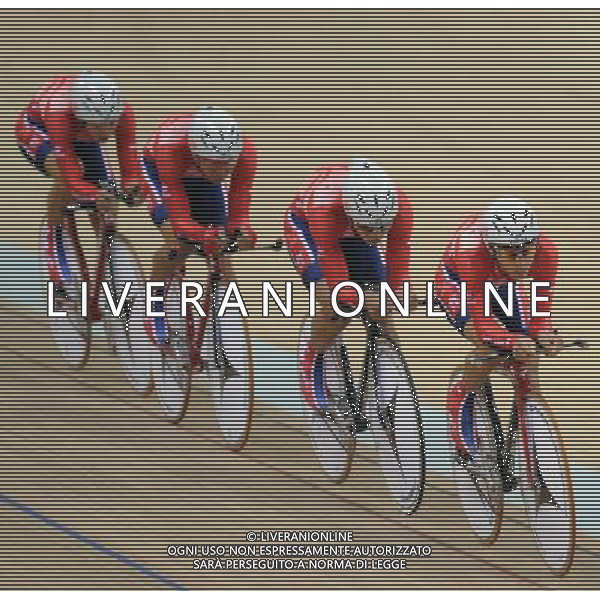(101116) -- GUANGZHOU, Nov. 16, 2010 () -- Team Hong Kong of China compete during the men\'s cycling Team Pursuit Race finals at the 16th Asian Games in Guangzhou, south China\'s Guangdong Province, Nov. 16, 2010. Hong Kong of China took the silver. (/Li Ga) ©photoshot/Agenzia Aldo Liverani Sas - ITALY ONLY - 16a Giochi Asiatici di Guangzhou, nel sud della Cina