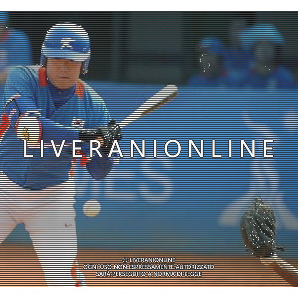 (101116) -- GUANGZHOU, Nov. 16, 2010 () -- South Korea\'s Lee Yong Kyu strikes during the men\'s preliminaries Pool B game 10 of baseball against Pakistan at the 16th Asian Games in Guangzhou, capital of south China\'s Guangdong Province, Nov. 16, 2010. South Korea won by 17-0. (/Yang Junjiang)Á£ ©photoshot/Agenzia Aldo Liverani Sas - ITALY ONLY - 16a Giochi Asiatici di Guangzhou, nel sud della Cina