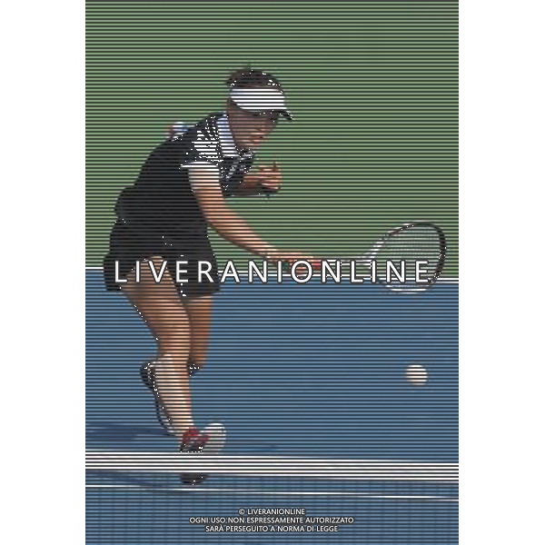 (101117) -- GUANGZHOU, Nov. 17, 2010 (Xinhua) -- Kim Yung Ryun of South Korea returns the ball during the semifinal of women¡¯s singles against Zhao Lei of China at the 16th Asian Games in Guangzhou, south China\'s Guangdong Province, Nov. 17, 2010. Kim lost 3-4. (Xinhua/ Li Qiuchan)(wll) ©photoshot/Agenzia Aldo Liverani Sas - ITALY ONLY - 16a Giochi Asiatici di Guangzhou, nel sud della Cina