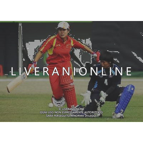 (101117) -- GUANGZHOU, Nov. 17 () -- Sun Huan (L) of China competes during women\'s cricket Group Pool A match against Thailand at the 16th Asian Games in Guangzhou, south China\'s Guangdong Province, Nov. 17, 2010. China won the match 93-92. (/Wang Ye) ©PHOTOSHOT /Agenzia Aldo Liverani Sas - ITALY ONLY - CINA: 16mi Giochi Asiatici di Guangzhou