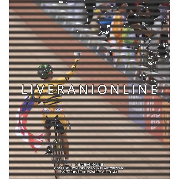 (101117) -- GUANGZHOU, Nov. 17 () -- Gold medalist Azizulhasni Awang of Malaysia celebrates after the men\'s Keirin final of Cycling Track competition at the 16th Asian Games in Guangzhou, south China\'s Guangdong Province, Nov. 17, 2010. (/Li Ga) ©PHOTOSHOT /Agenzia Aldo Liverani Sas - ITALY ONLY - CINA: 16mi Giochi Asiatici di Guangzhou