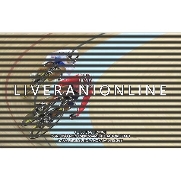 (101117) -- GUANGZHOU, Nov. 17 () -- Bronze medalist Lee Wai Sze (R) of Hong Kong of China competes during the women\'s Sprint final of Cycling Track competition at the 16th Asian Games in Guangzhou, south China\'s Guangdong Province, Nov. 17, 2010. (/Lu Hanxin) ©PHOTOSHOT /Agenzia Aldo Liverani Sas - ITALY ONLY - CINA: 16mi Giochi Asiatici di Guangzhou