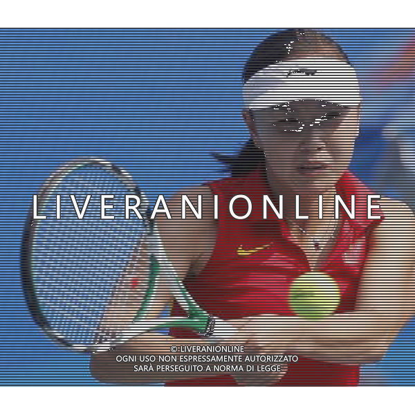 (101118) -- GUANGZHOU, Nov. 18(Xinhua) --Peng Shuai of China returns the ball against Aslesha Lissanevitch of Nepal during the first round of Women\'s Singles of Tennis event at the 16th Asian Games in Guangzhou, south China\'s Guangdong Province, Nov. 18, 2010. Peng Shuai won the match with 2-0. (Xinhua/Chen Jianli) ©PHOTOSHOT /Agenzia Aldo Liverani Sas - ITALY ONLY - CINA: 16mi Giochi Asiatici di Guangzhou