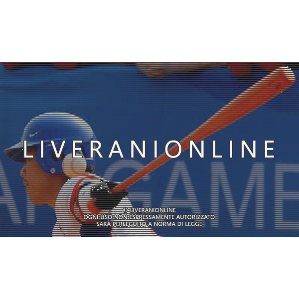 (101118) -- GUANGZHOU, Nov. 18, 2010 () -- Jeong Keunwoo of South Korea hits the ball during the men\'s baseball semifinal against China at the 16th Asian Games in Guangzhou, south China\'s Guangdong Province, Nov. 18, 2010. South Korea won the match 7-1. (/Yang Junjiang) ©photoshot/Agenzia Aldo Liverani Sas - ITALY ONLY - CINA: 16mi Giochi Asiatici di Guangzhou