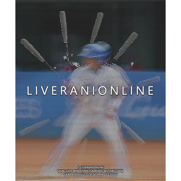 (101118) -- GUANGZHOU, Nov. 18, 2010 () -- Lee Yongkyu of South Korea prepares to hit the ball (multi-exposure) during the men\'s baseball semifinal against China at the 16th Asian Games in Guangzhou, south China\'s Guangdong Province, Nov. 18, 2010. South Korea won the match 7-1. (/Yang Junjiang) ©photoshot/Agenzia Aldo Liverani Sas - ITALY ONLY - CINA: 16mi Giochi Asiatici di Guangzhou