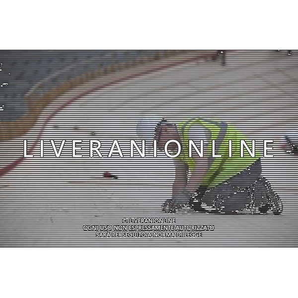 The Velodrome. Progress is being made laying the new Velodrome track. ©photoshot/Agenzia Aldo Liverani Sas - ITALY ONLY - Vedute del Velodromo delle olimpiadi di Londra 2012 che sara\' la prima sede del Parco Olimpico durante la visita del presidente della Commissione di coordinamento del Cio Denis Oswald per controllare lo svolgimento dei lavori di costruzione