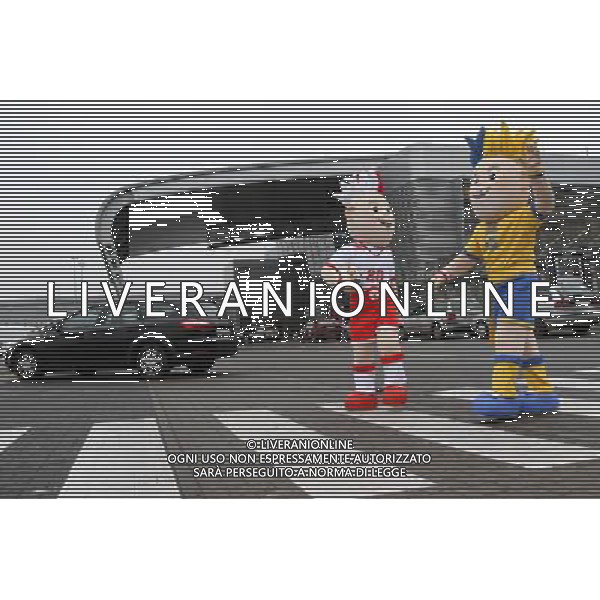 LE MASCOTTE DEI CAMPIONATI EUROPEI DI CALCIO 2012 CHE SI TERRANNO IN POLONIA ED UCRAINA FOTO KATARZYNA PLEWCZYNSKA/CYFRASPORT/NEWSPIX.PL - AG. ALDO LIVERANI SAS ITALY ONLY 