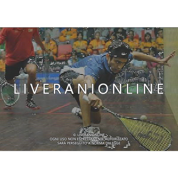 (101120) -- GUANGZHOU, Nov. 20, 2010 () -- Saurav Ghosal (R) of India competes during the men\'s individual Squash semifinals against Azlan Mohamad Iskandar of Malaysia at the 16th Asian Games in Guangzhou, south China\'s Guangdong Province, Nov. 20, 2010. Saurav Ghosal lost the match by 1-3 and got the bronze medal. (/Wang Lei) ©photoshot/Agenzia Aldo Liverani Sas - ITALY ONLY - CINA: 16mi Giochi Asiatici