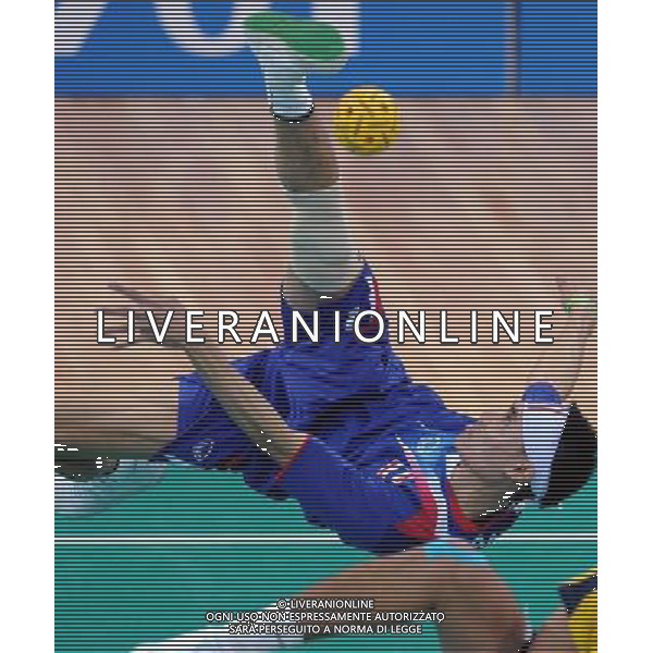 (101120) -- GUANGZHOU, Nov. 20, 2010 () -- Anuwat Chaichana of Thailand competes during the Sepaktakraw men\'s team final against Malaysia at the 16th Asian Games in Guangzhou, south China\'s Guangdong Province, Nov. 20, 2010. Thailand won the final by 2-0 and get the gold medal. (/Yan Yan) ©photoshot/Agenzia Aldo Liverani Sas - ITALY ONLY - CINA: 16mi Giochi Asiatici